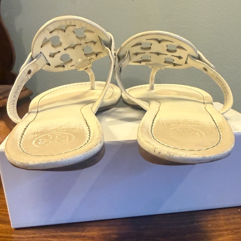 Tory Burch Optic White Leather Logo Miller Thong Sandals Size 10 - Picture 8 of 13